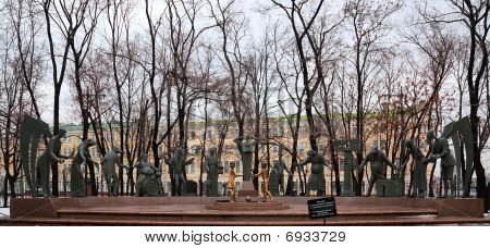 Mikhail Shemyakin's 'børn - ofre for voksen laster'. Moskva, Rusland.