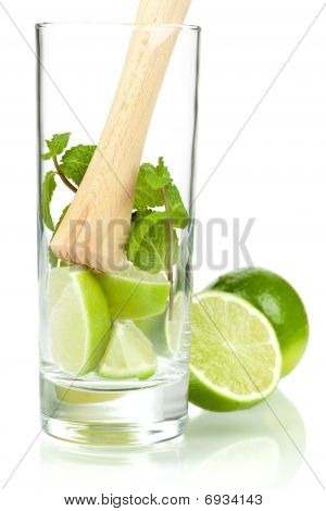 Mojito Mix: Limetky, máta skla a Mudller