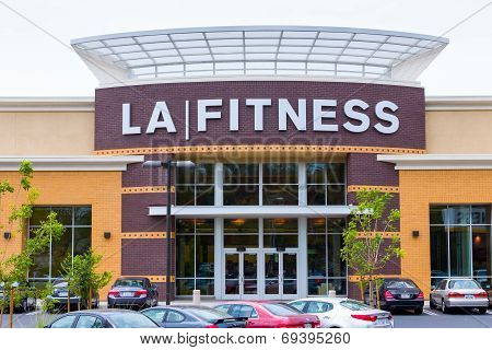 La Fitness Exterior