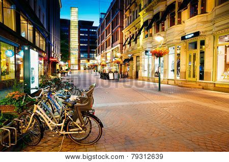 Night view of Kluuvikatu street in Helsinki
