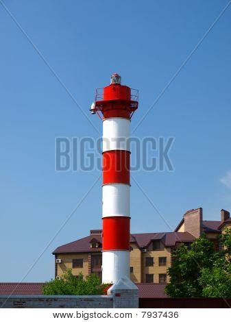 Petit phare en plein jour