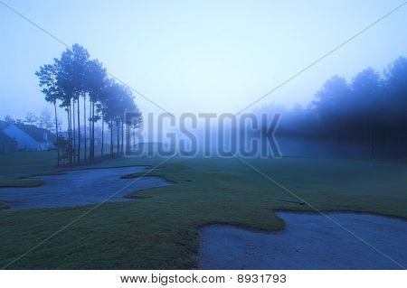 Golfbanen ved daggry