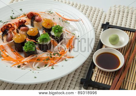 Japanese Tasty Sushi Set