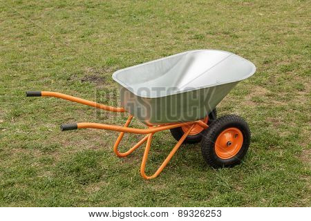 Two-wheeled Wheelbarrow