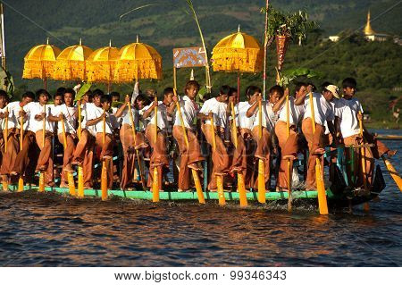 Peoples Paddle By Legs In Phaung Daw Oo Pagoda Festival,Myanmar.