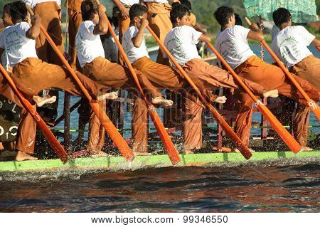 Peoples Paddle By Legs In Phaung Daw Oo Pagoda Festival,Myanmar.
