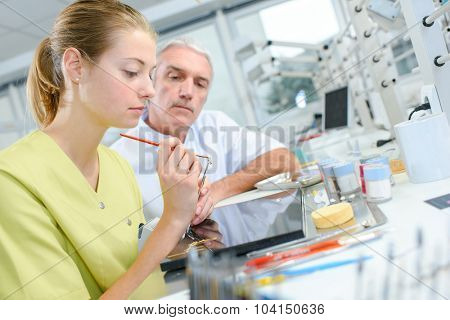 Dental assistant