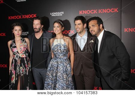 LOS ANGELES - OCT 7:  Ana de Armas, Keanu Reeves, Lorenza Izzo, unknown Eli Roth at the 