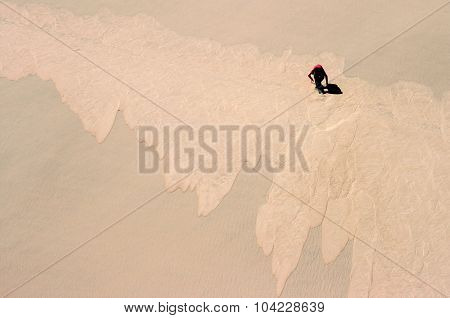 Difficult ascent to the huge dune