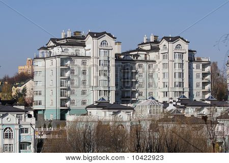 Multi-storey อาคารบนเส้นขอบฟ้า