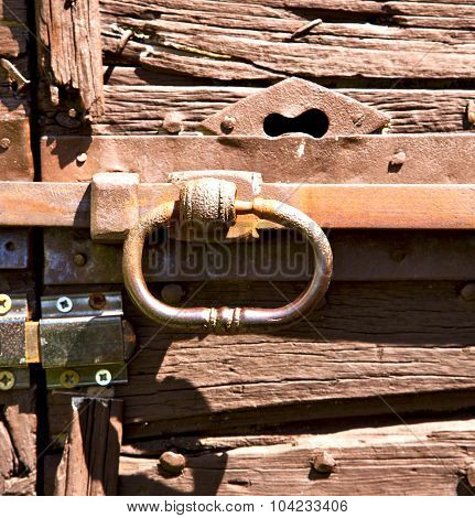 Crugnola Abstract In A  Door Curch  Closed Wood Italy  Lombardy