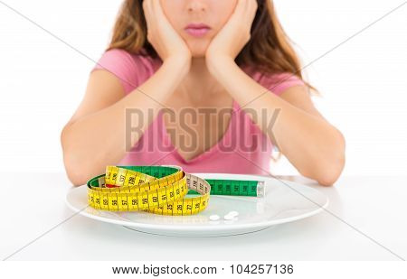 Diet Plate With A Measurement Belt And Pills