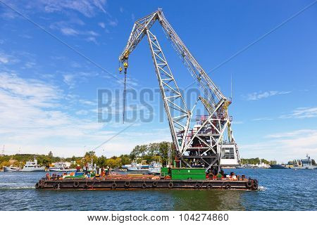 Huge Floating Crane