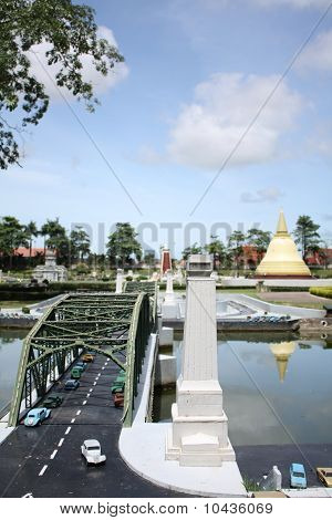 Mini Siam