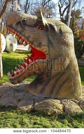 Ashgabat, Turkmenistan - December 23, 2014.  Realistic Model Of Head  Dinosaur In The Central Park