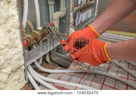 pipefitter installing system of heating