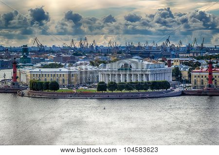 View  Centre St. Petersburg  Neva River Spit Vasilievsky Island Rostral Columns Exchange Building