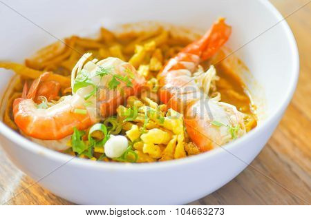 Khao Sawy ,northern Thai Noodle Curry Soup