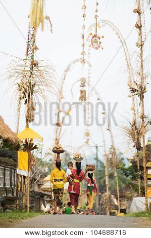 Balinese Woman With Cild