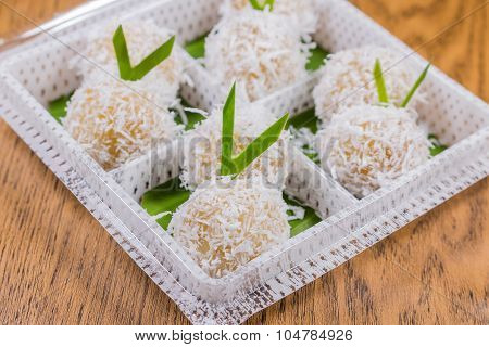 Steamed Flour With Coconut Filling Recipes ,Thai dessert