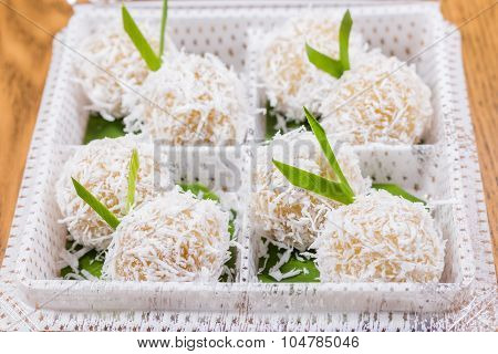Steamed Flour With Coconut Filling Recipes ,Thai dessert