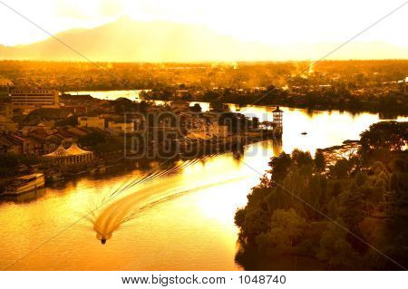 Золотая река