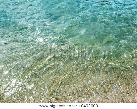 Spiaggia spiaggia e acqua trasparente in estate