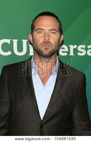 LOS ANGELES - AUG 12:  Sullivan Stapleton at the NBCUniversal 2015 TCA Summer Press Tour at the Beverly Hilton Hotel on August 12, 2015 in Beverly Hills, CA