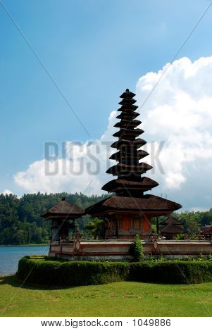 Ulun 1 일당 사원