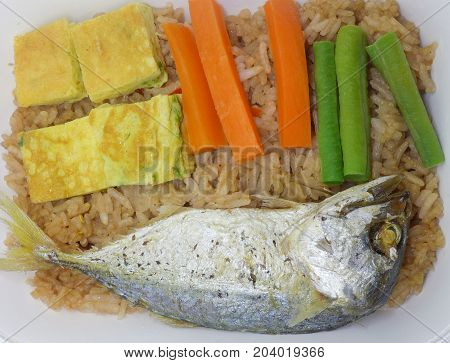 Thai shrimp paste fried rice with fired mackerel