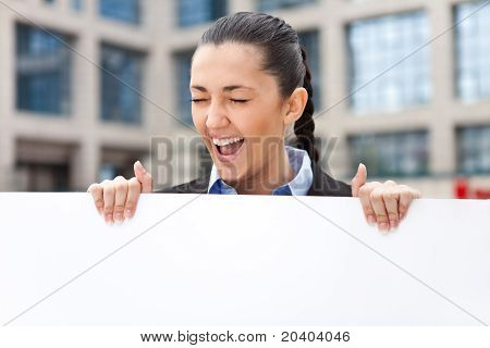 배너와 미소 사업가