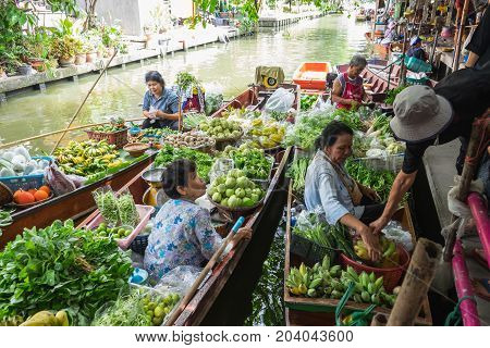 Bangkok , Thailand - August 26, 2017 : Klong Lud Mayom, The Famous Floating Market In Thailand