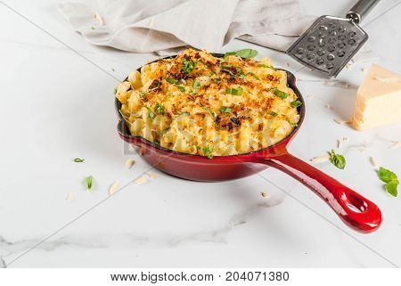 Mac And Cheese With Crunchy Topping