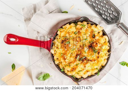 Mac And Cheese With Crunchy Topping