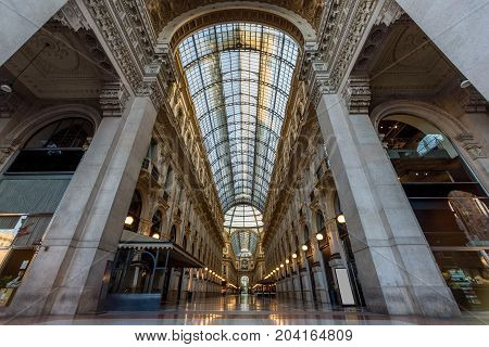 Milano City Wiews. Vittorio Emanuele Gallery