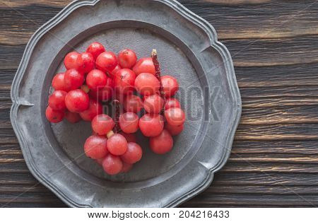 Chinese Magnolia Vine Berries