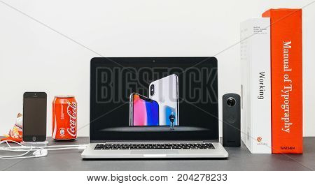 Apple Keynote With Introducing The Iphone X 10 Iphone 8