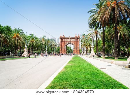 Passeig de Luis Companys and Arc de Triomf, Barcelona, toned