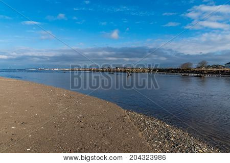 The River Doon flows into the Firth of Clyde.