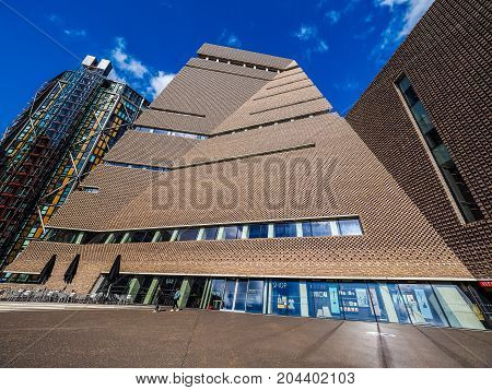 Tate Modern Tavatnik Building In London (hdr)
