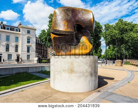 Moore Sculpture Titled Locking Piece In London (hdr)