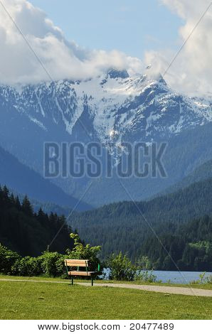 Capilano ทะเลสาบและภูเขาสิงโต