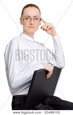 Frau mit Ordner