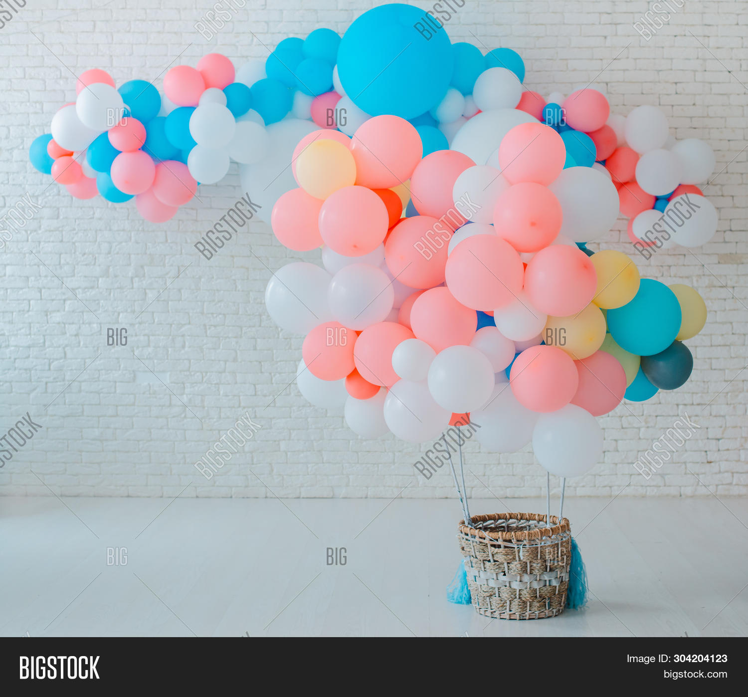 Balloons Basket Air Image & Photo (Free Trial) | Bigstock
