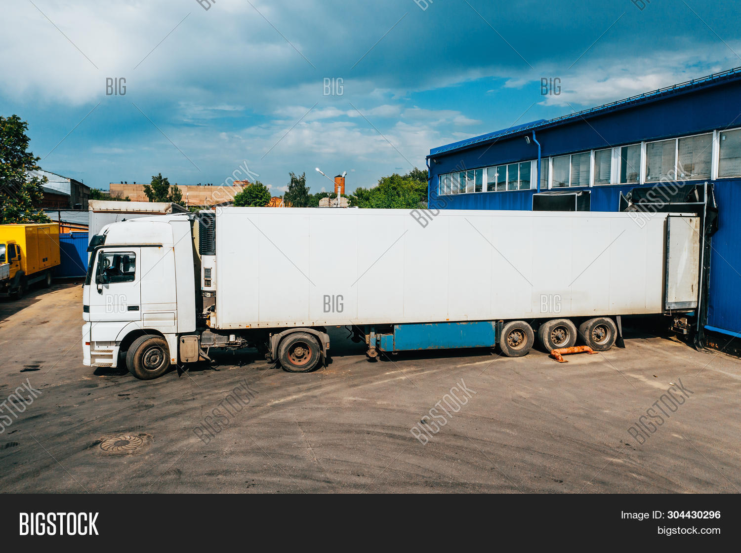 Cargo Truck Industrial Image & Photo (Free Trial) Bigstock
