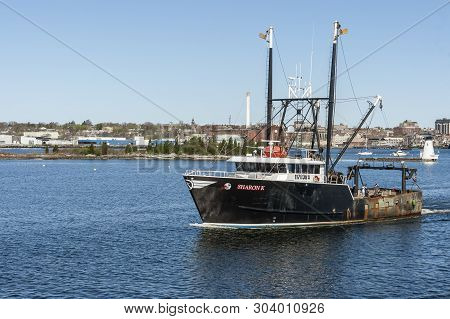 New Bedford, Massachusetts, Usa - April 24, 2019: Scalloper Sharon K Passing Palmer Island Light Sta