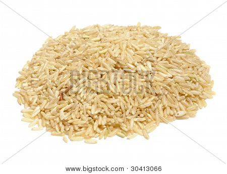 Arroz integral, isolado no fundo branco