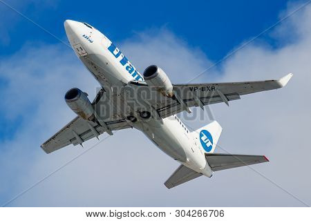 Moscow, Russia - March 20, 2019: Aircraft Boeing 737-524(wl) Vp-bxr Of Utair Aviation Takes Off At V