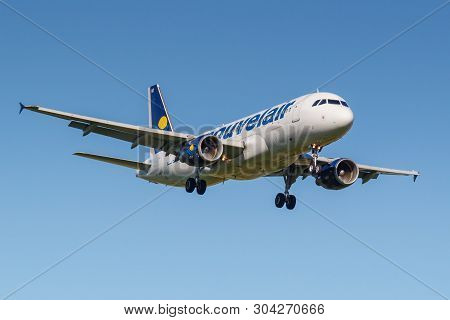 Moscow, Russia - May 19, 2019: Aircraft Airbus A320-214 Ts-ino Of Nouvelair Tunisie Airline Landing 