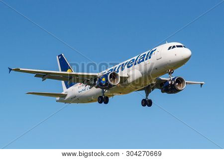 Moscow, Russia - May 19, 2019: Aircraft Airbus A320-214 Ts-ino Of Nouvelair Tunisie Airline Landing 